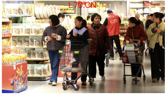 促消费政策效果持续显现，1-2月消费同比增速回升至2.8%