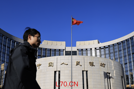 央行连续两个月缩量续作买断式逆回购 释放什么信号？